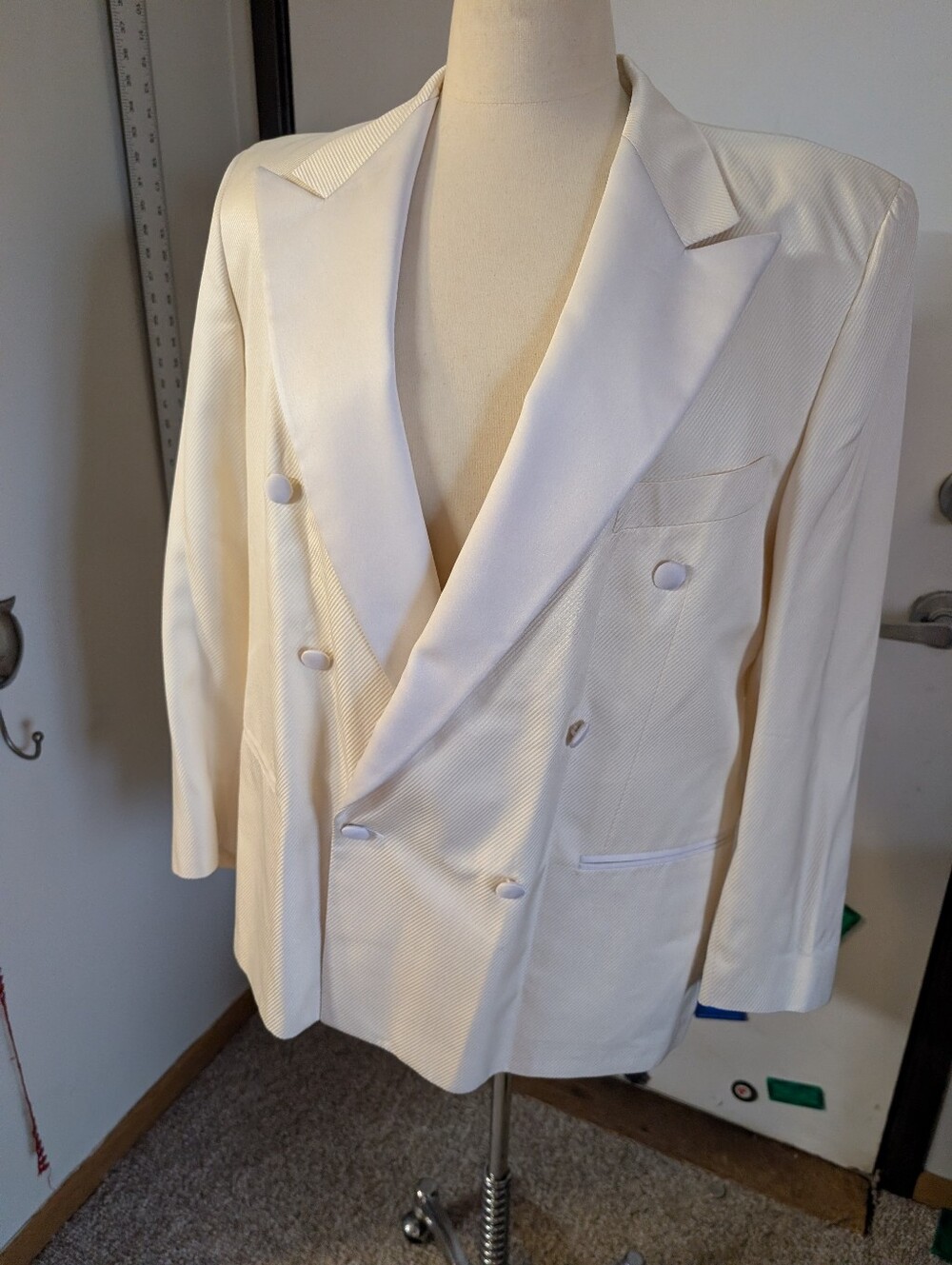 Silk Double-Breasted Cream Dinner Jacket